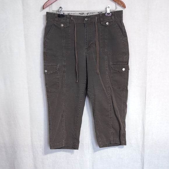 Riders Mushroom Green Midrise Cargo Capri Size 12 - Picture 1 of 5